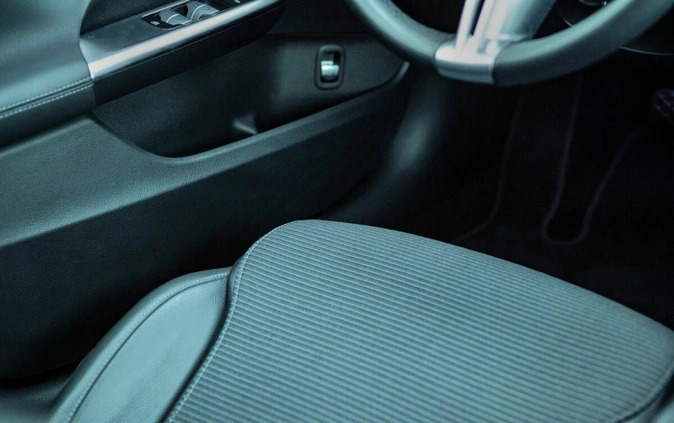 Mercedes-Benz Klasa C cena 209900 przebieg: 13800, rok produkcji 2021 z Kielce małe 497